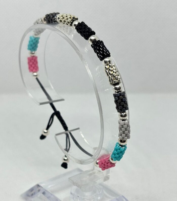 Pulsera tejida en Miyuki - senderos ágata negra