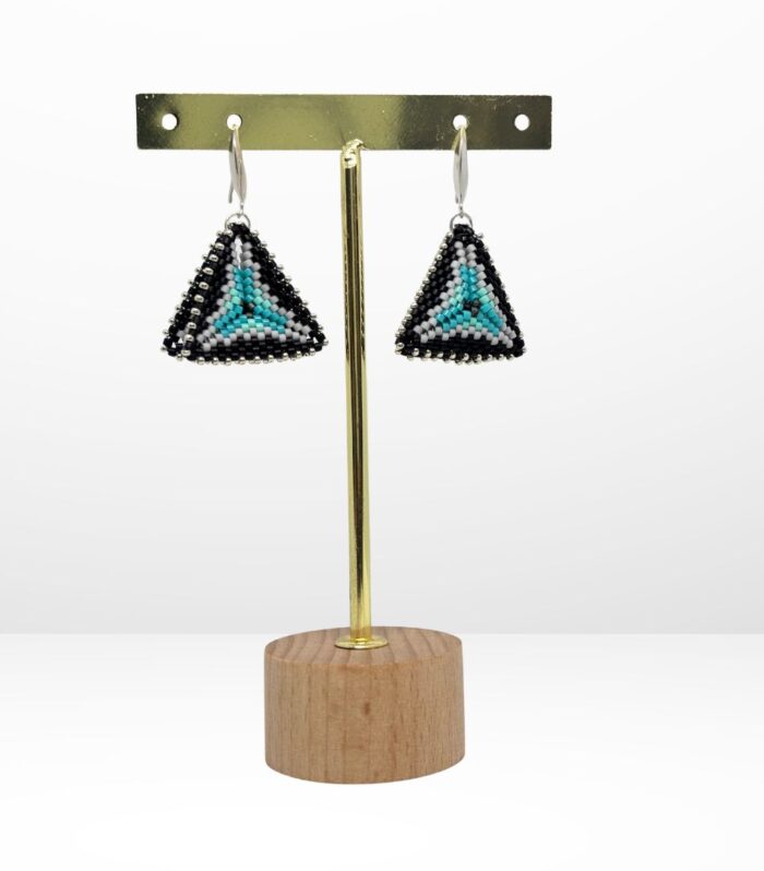 Aretes tejidos en Miyuki - Trilogía Ágata Negra